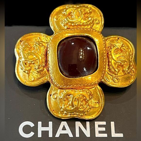 Chanel 96A Cross Interlocking CC Gold Plated Brooch - Picture 1 of 5